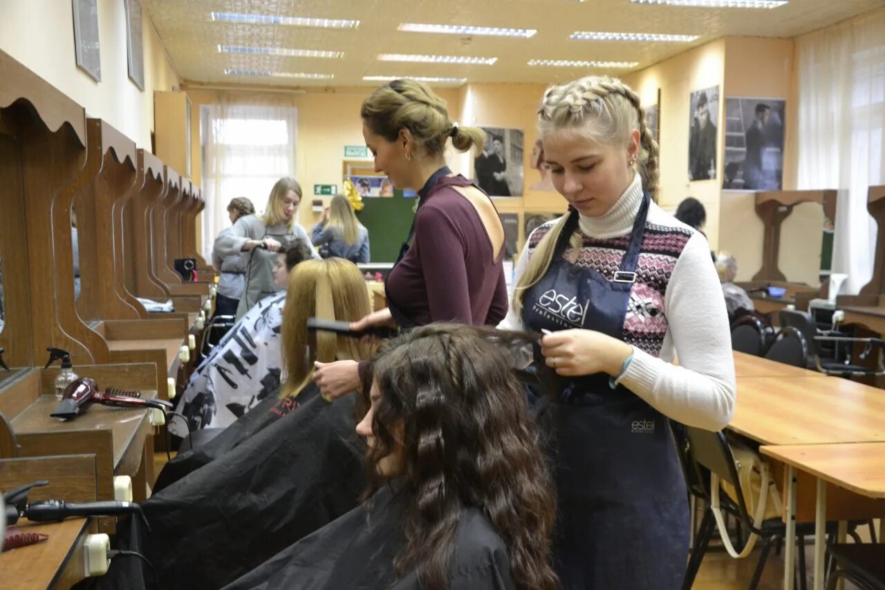 Пензенский техникум сферы быта и услуг пенза. Аапк специальности. Симферопольский колледж сферы обслуживания и дизайна. Техникумы сферы быта и услуг. Проспект победы 3 пенза колледж.