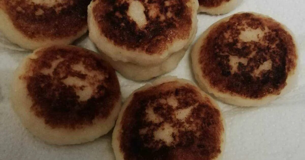 Манные котлеты как в садике. Манные котлеты. котлеты из манной каши с киселем. биточки манные со сметаной. биточки из манки со сгущенкой.