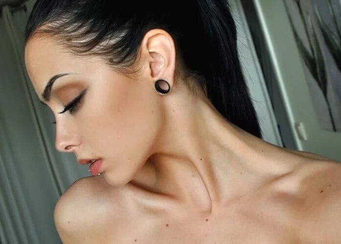 Красивые девушки с горбинкой на носу. Милая аккуратная девушка. Аккуратная девочка. Helga lovekaty • николас верано. Женский нос.