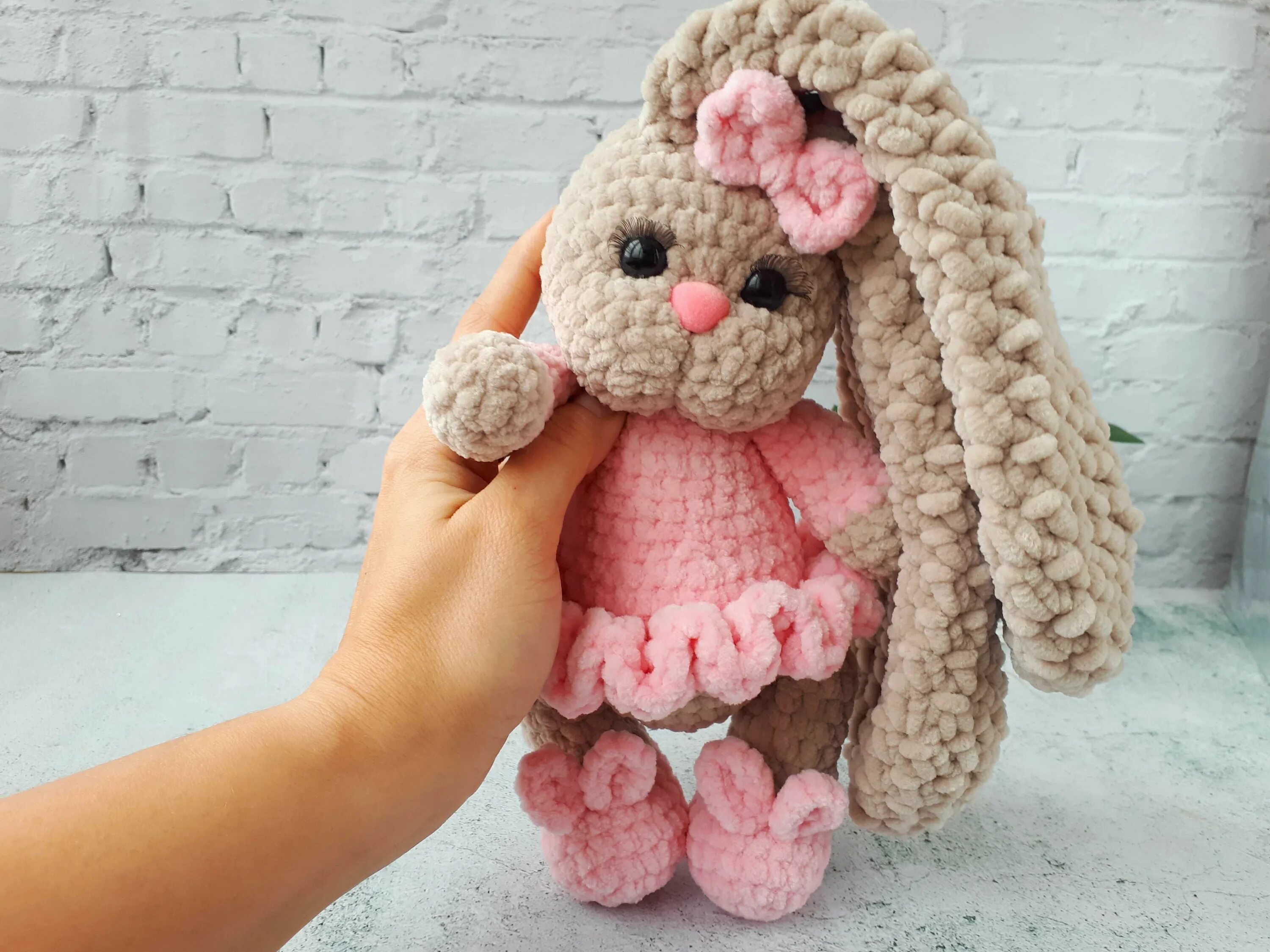 Игрушки из плюшевой пряжи крючком. Игрушки из плюшевой пряжи. Мишка ализе пуффи. Плюшевый мишка амигуруми. Вязаные игрушки ализе софти.