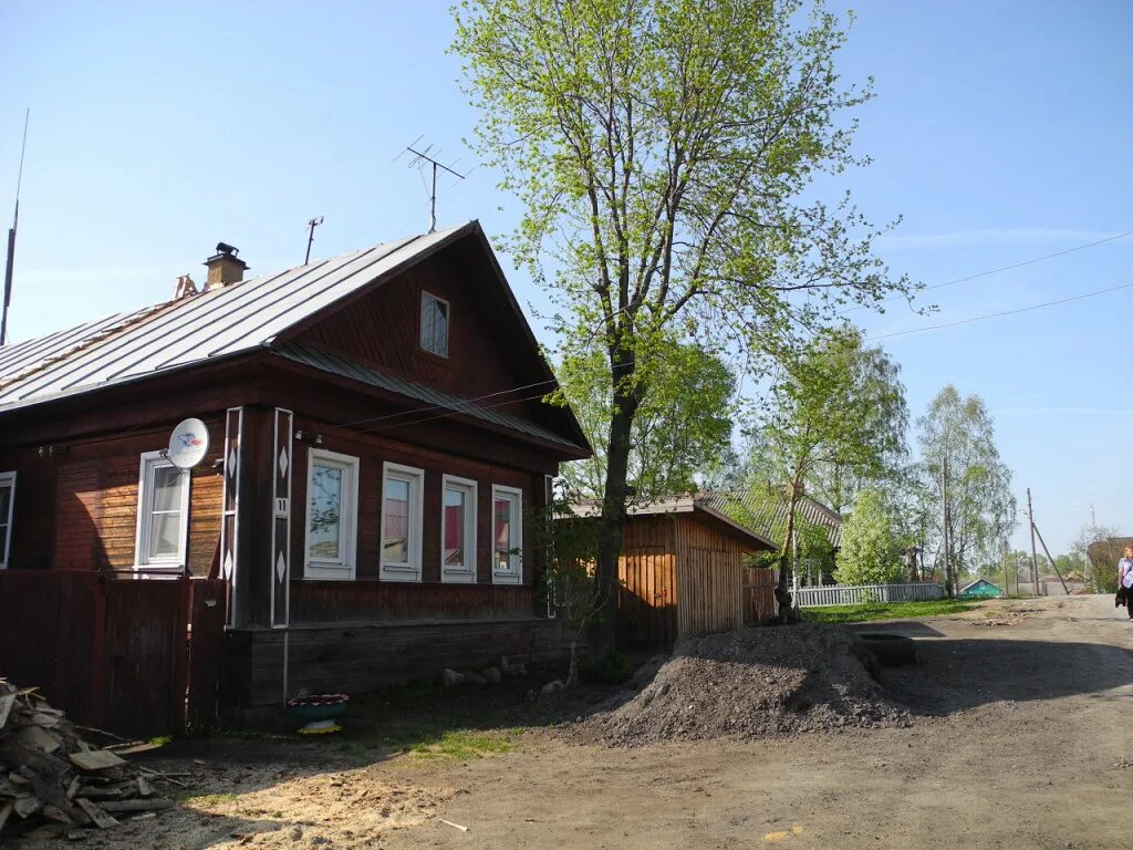 Новости белозерска вологодской. Комсомольская 69 Белозерск. Белозерск улица Декабристов 21. Дом в Белозерске. Недвижимость Белозерск.