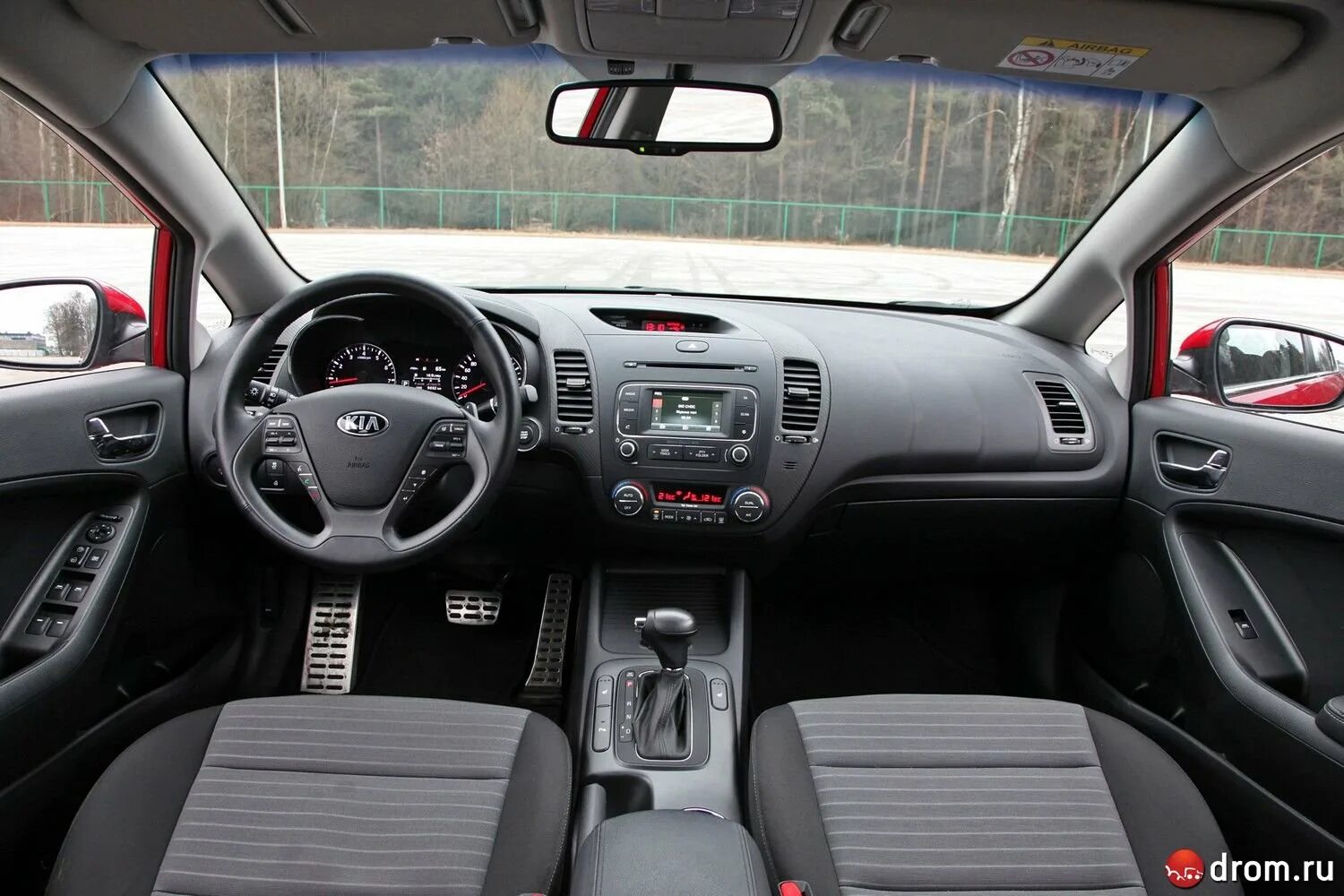 Купить киа с салона. Kia Cerato 2014 Interior. Kia Cerato 2017 салон. Kia Cerato 4 салон. Церато 3 салон.