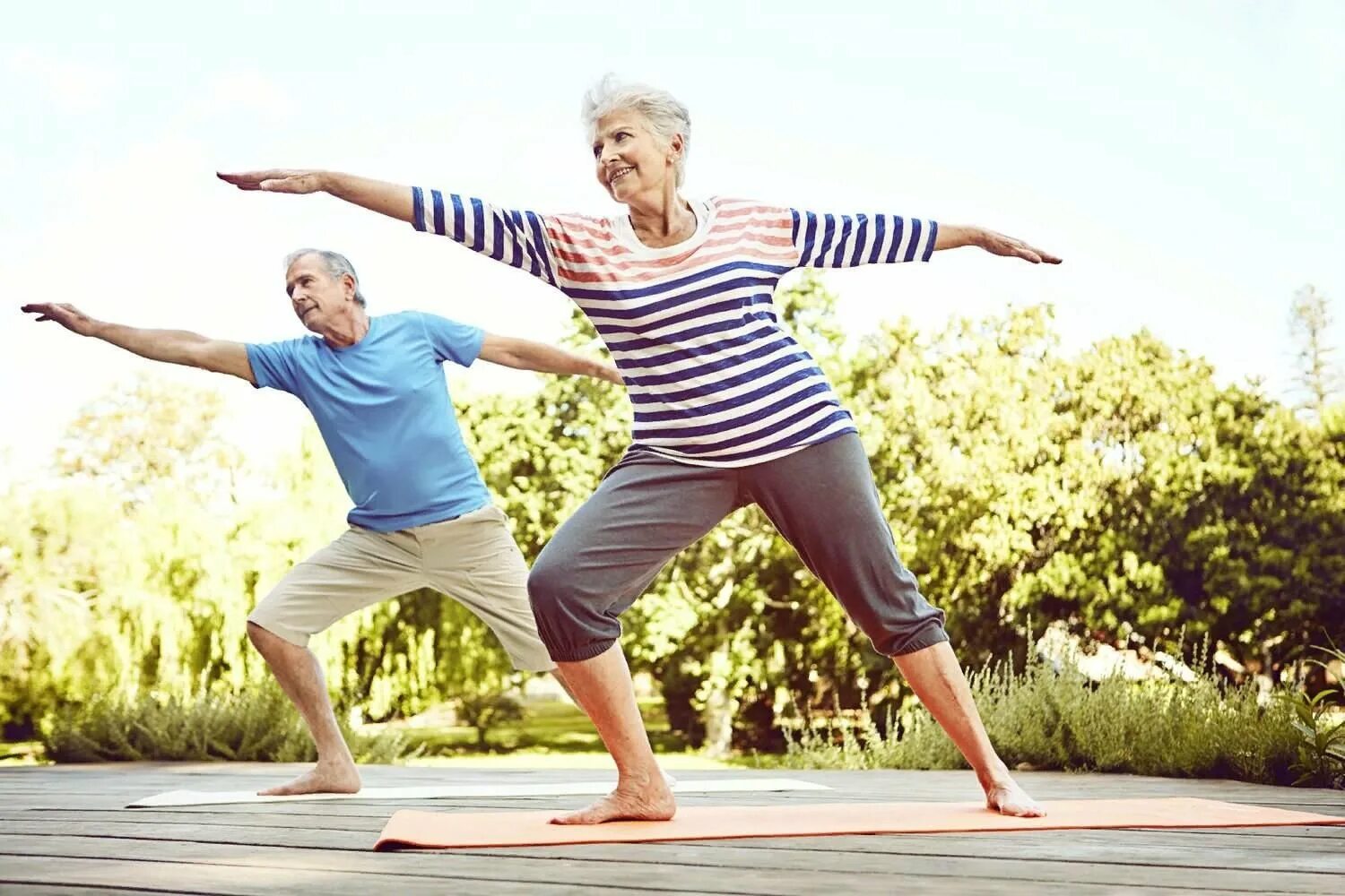Долголетие без. Физическая активность пожилых. Активный образ жизни. Энергичные пожилые люди. Здоровый образ жизни для пожилых людей.
