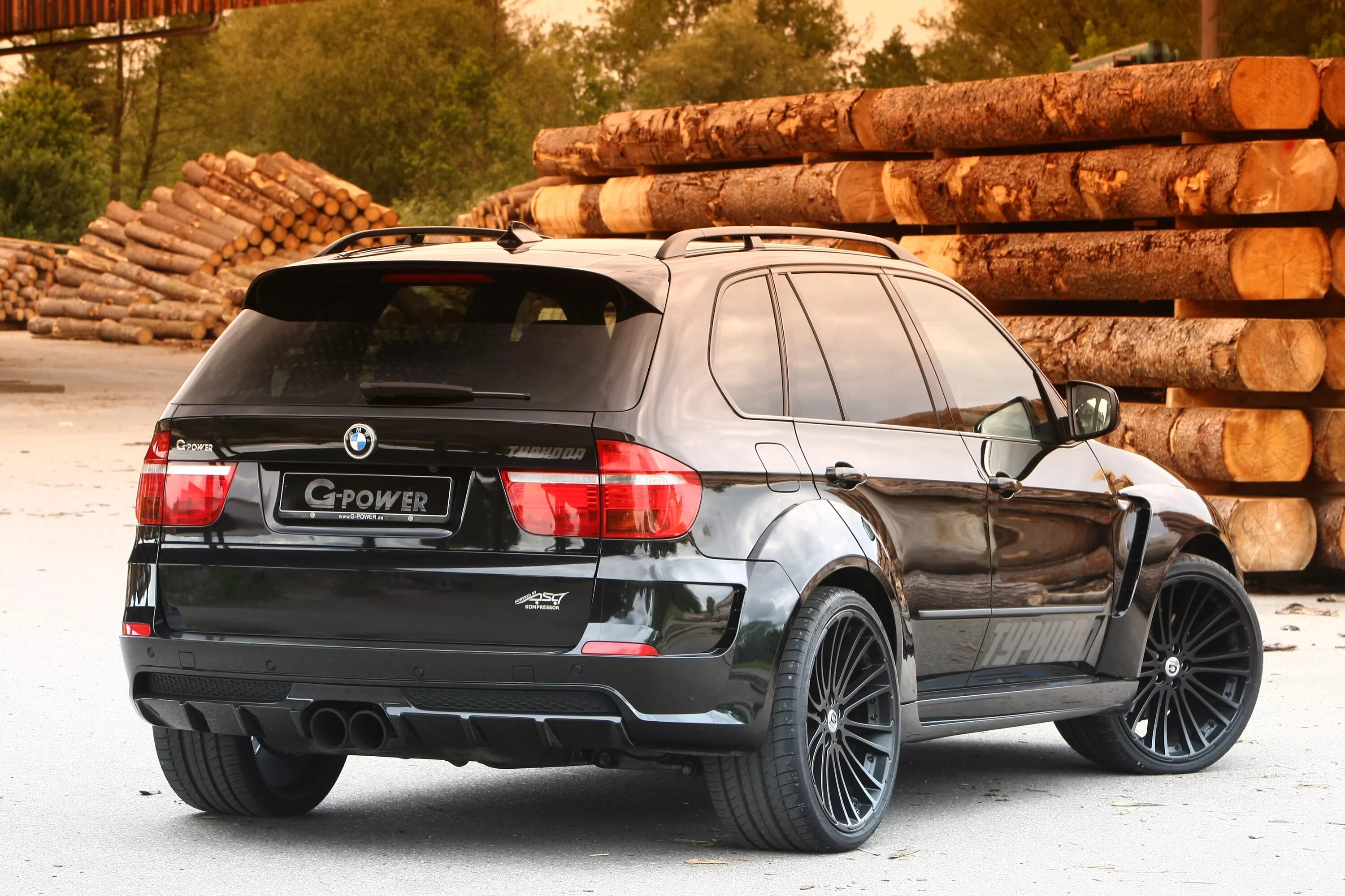 Бмв е70 дорестайлинг. БМВ Икс 5 е 70. BMW x5 e70 g Power Typhoon. BMW x5 e70 Black Edition. BMW x5 e70 Tuning.