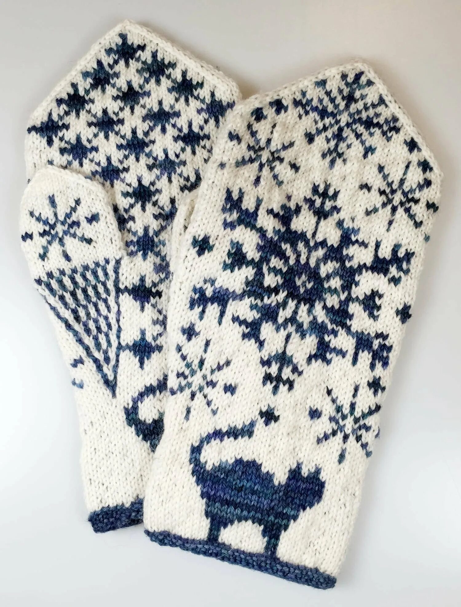 Йенни альдербрант. Орнаменты для рукавиц. Орнаменты для рукавиц. Вязаные варежки с орнаментом. Шерстяные варежки с оленями.