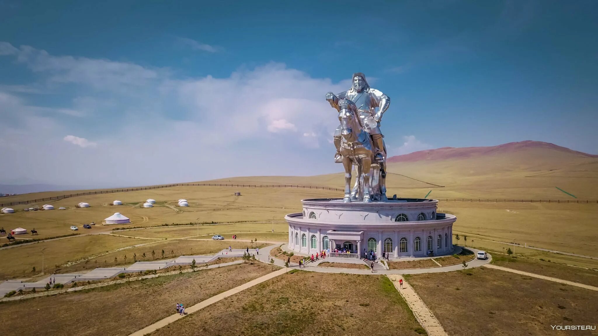 Онголя. Памятник будде майдари монголия. Амарбаясгалант монголия. Цаатаны монголии. Монголия улан батор достопримечательности.