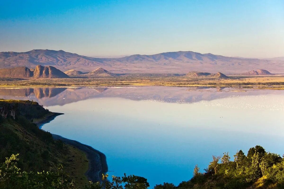 Озеро Элементаита Кения. Озёра Великой рифтовой Долины Кения. Великая рихтовая Долина озеро.Найваши. Рифтовая Долина Туркана озеро.