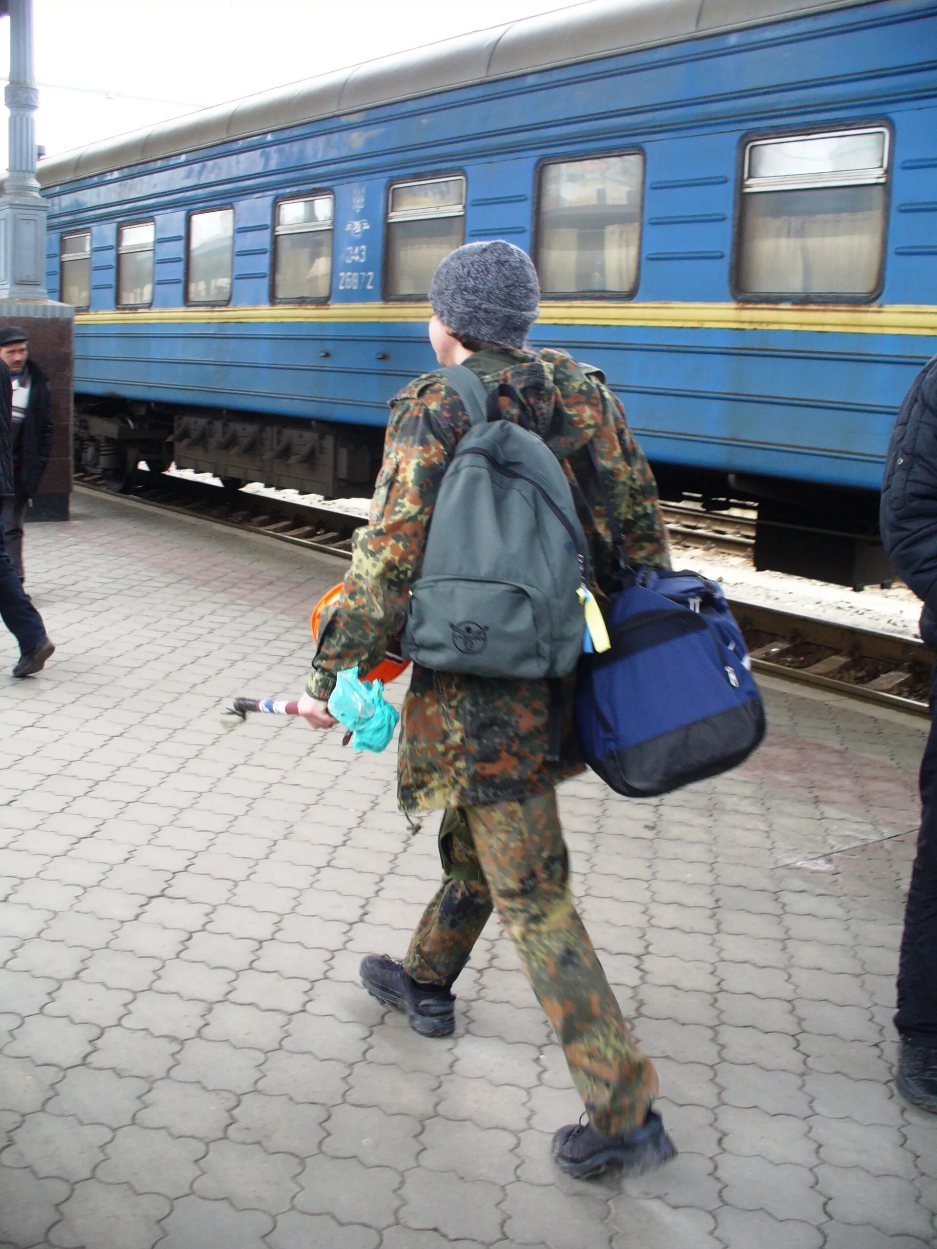хохлы красят мосты. в харьков приехали. богдан т701. в харьков приехали. разрушенный харьков.