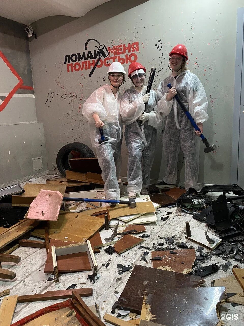 Памятка как развалить предприятие. Рабочий показывает класс. Дробеструйка цистерн. Neobis. Как разваливаются компании.