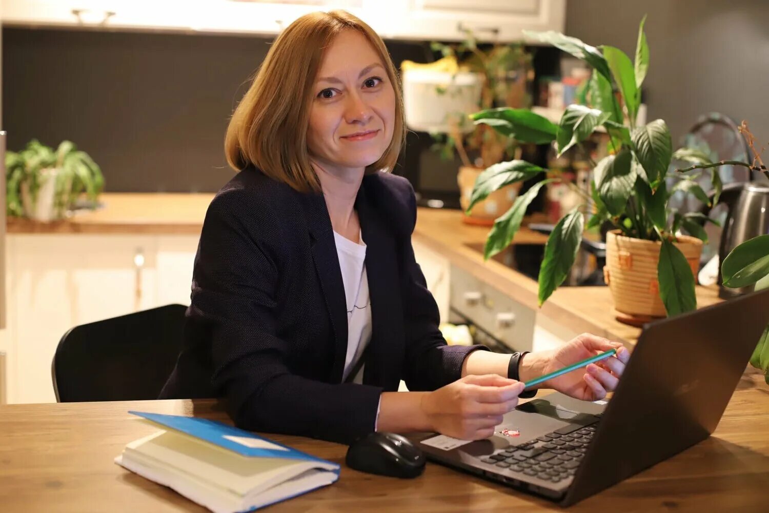 Блондинка бухгалтер. Рубис наталья юрьевна. Соколова екатерина бухгалтер. Елена григорьевна горшкова химки. Бухгалтер санкт петербург.