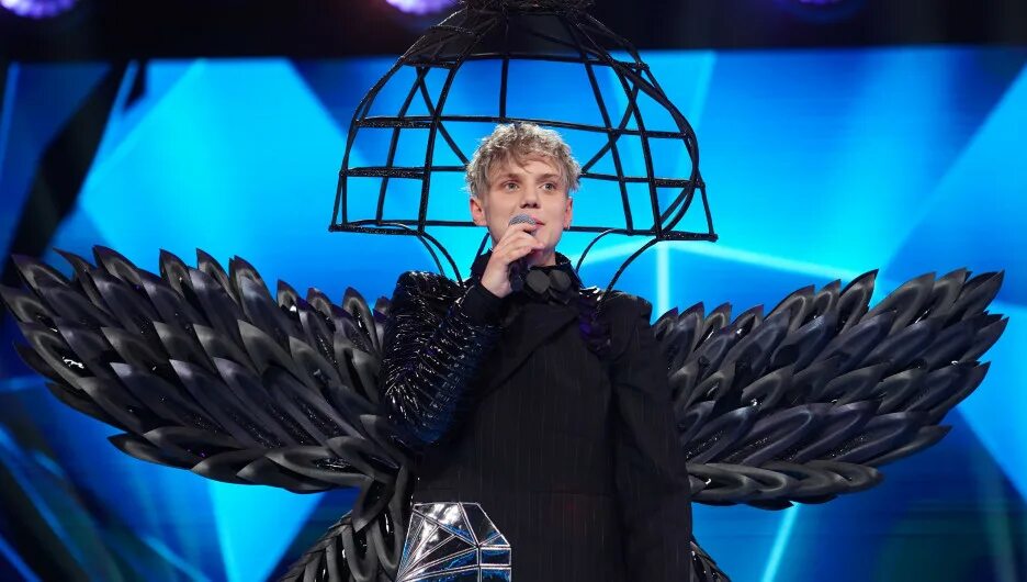 Ворон из шоу маска. Шоу маска костюмы. Шоу маска ворон. Ворон шоу. Участники шоу маска 2023.