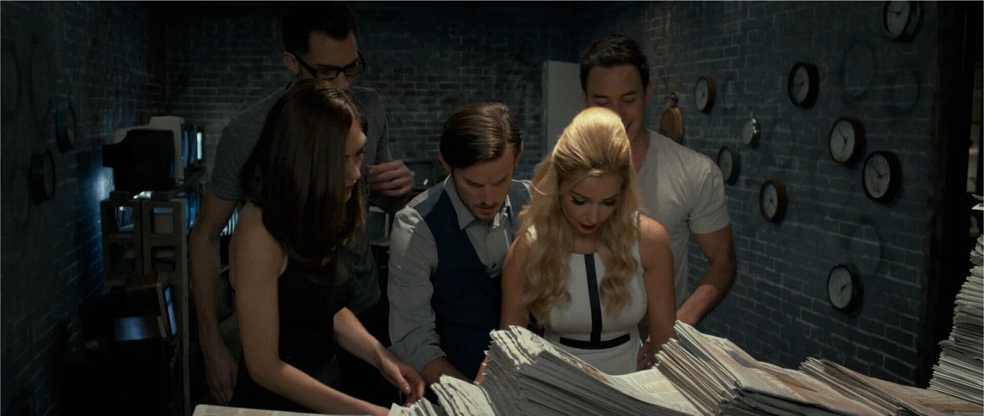 Клаустрофобия инсомния 2023. Клаустрофобы квест с того света 2022. Элизабет хауэр клаустрофобия. Клаустрофобы квест в москве. Клаустрофобия инсомния 2023.