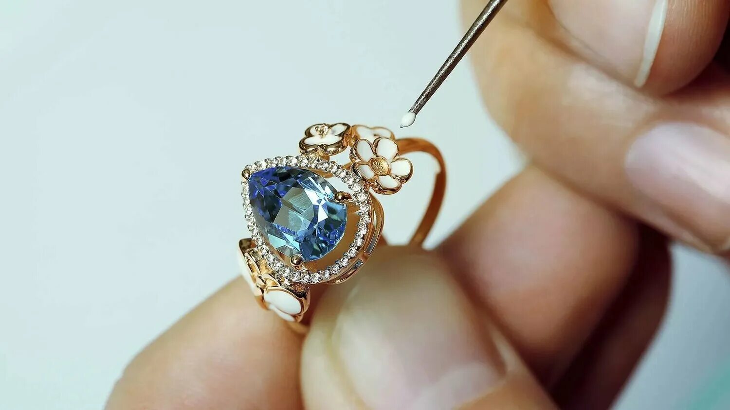 мастерская ювелира. ювелирная мастерская косгина. ювелирная мастерская обзор. монтировщик ювелирных изделий. ювелирная мастерская западном.