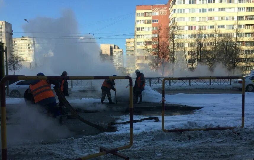 Теплосеть СПБ Кировский район. Аварии теплосетей СПБ. Авария теплосети в Санкт-Петербурге сейчас. ЧП теплотрасса СПБ.