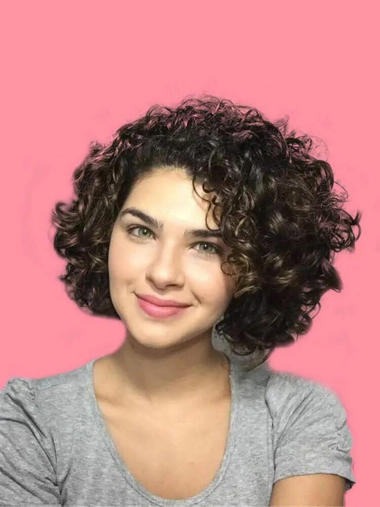 Short curly. Волнистые волосы улыбка. Short curly hair. Haircuts for curly hair. Frizzy curly Wavy.