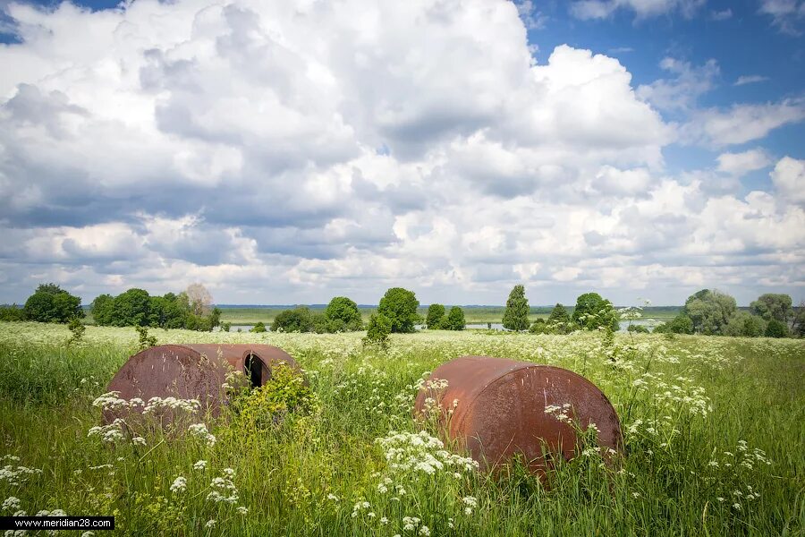 Деревня ничего. Заброшенный деревенский дом и двор. Верхнедвинский район чапаевский сельсовет д. Путешествие в деревню. Суздаль михайловская слобода.
