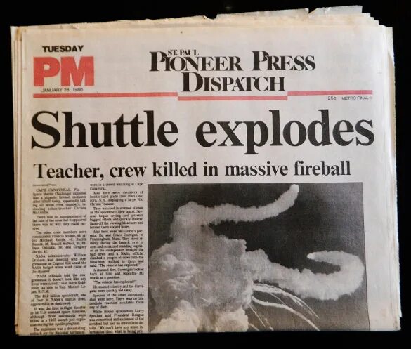 Making a newspaper. Newspaper headlines. английские газеты референс. newspaper reference. newspaper example.