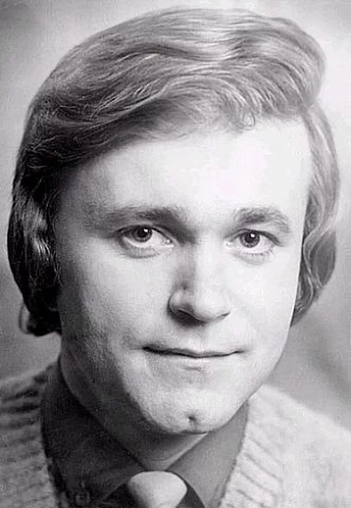 Баритон юрий гуляев. Эдуард анатольевич хиль. Муслим магомаев владимир путин. Певцы 60 годов список советские. Валерий владимирович ободзинский.