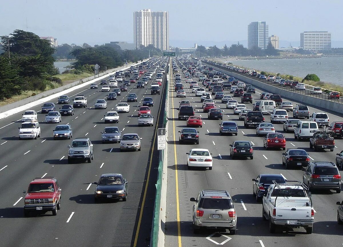 Traffic picture. Хошимин роад. Автомагистраль 80 (i-80). Трасса i80 в США. Автомобильный транспорт.