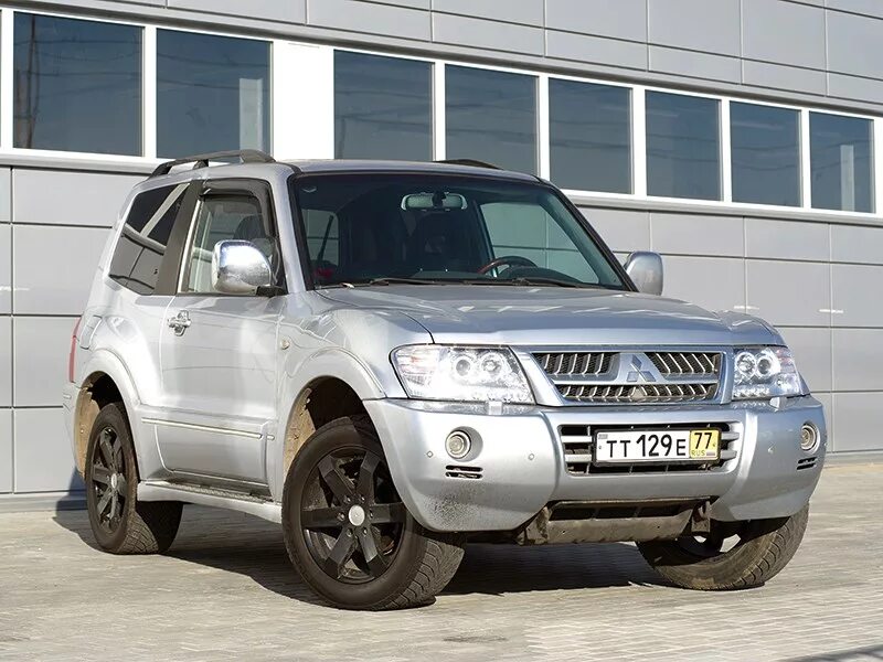 Mitsubishi Pajero 2005. Паджеро 3 поколения. Mitsubishi Pajero 3. Митсубиси Паджеро 3 поколения 2005. Mitsubishi pajero 3 поколение