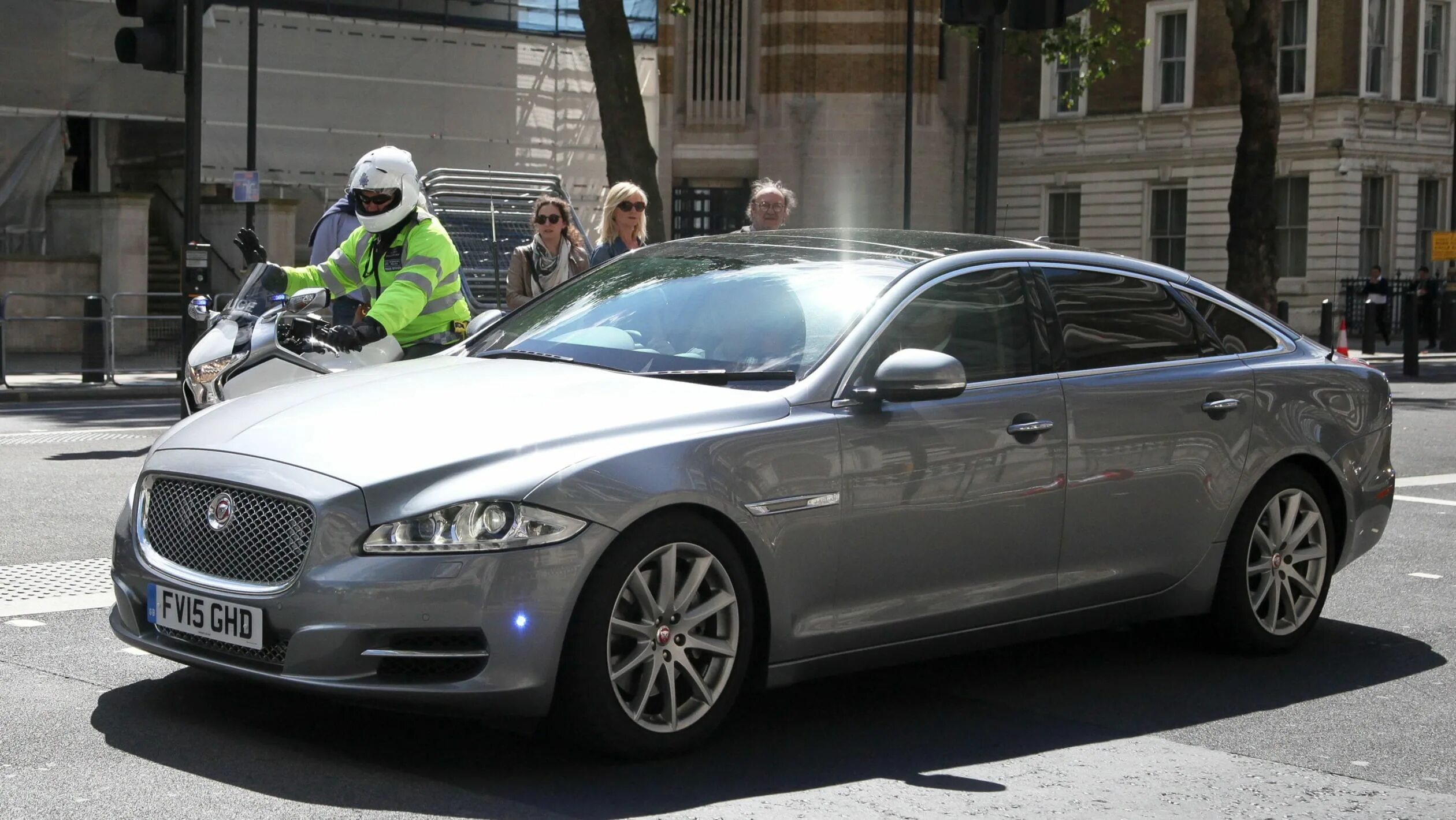 Ягуар премьер министра Великобритании. Jaguar XJ Sentinel. Автомобиль премьер министра Великобритании. Премьер министр машина. Uk prime