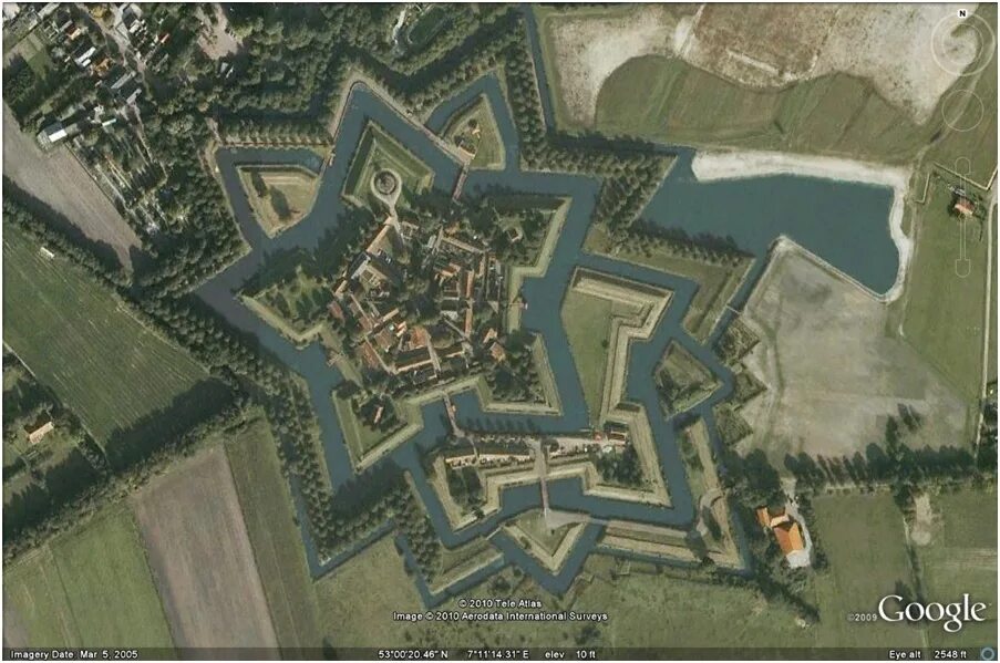 Звезда бастион. Форт Буртанж Нидерланды. Крепость Буртанж Нидерланды. Звездная крепость Буртанж. Крепость-Мегалит Буртанж.