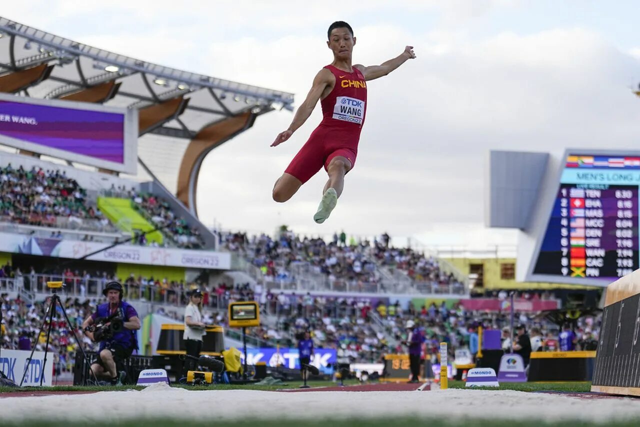 Wang Jianan. Лонг джамп. 4.69 Yiheng Wang World record. 4.69 Wang World record. Тройной прыжок мужчины