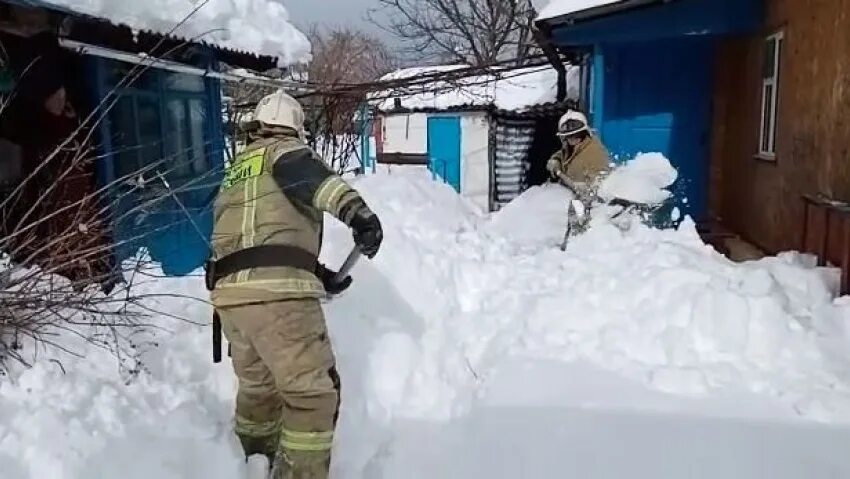 Хадыженск 2025. Хадыженск зимой. басос в хадыженске. снег в хадыженске фотографии.