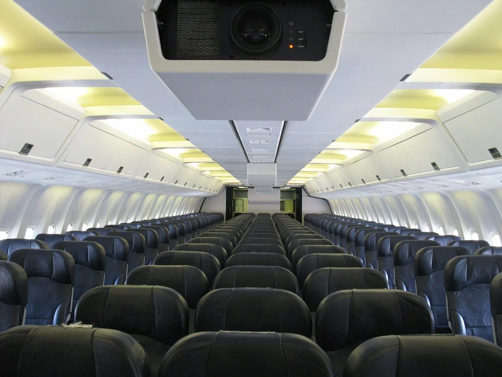 Норд винд 777-200 салон. Боинг 787 nordwind. Боинг 737-900er салон. A321 nordwind airlines. Боинг 777 300 er nordwind.