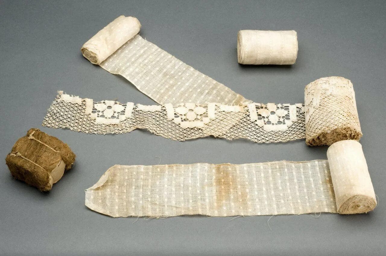 Бинты медицинские самофиксирующийся 4,8 / 2,5. Бинт "em-fix haft" самофиксирующийся 4*10 (индивид упаковка). Бинт 5m/7sm. Gt 140мм х 4м. Бинт вариант самофиксирующийся 4мх10см рулон х1.