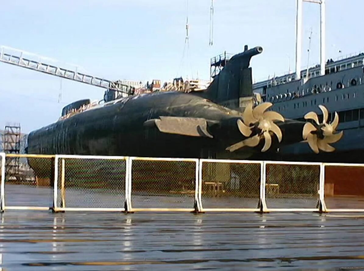 Атомная подводная лодка Курск. Курск АПЛ подлодка. Подводная лодка к-141 «Курск». Атомной подводной лодка Курск. Торпеды курска