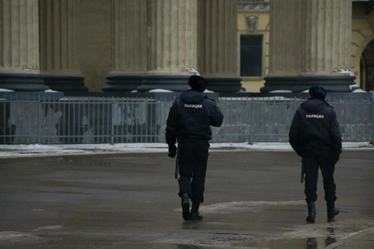 Полиция массово увольняются. Полиция на улице. силовые структуры. полицейский по охране объектов.
