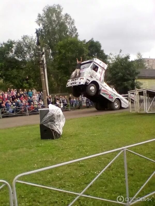 Шоу каскадеров 2022 самара. Максим гриценко каскадер. Экстрим шоу каскадеров челябинск. Илья гриценко шоу каскадеров. Каскадеры отзывы.