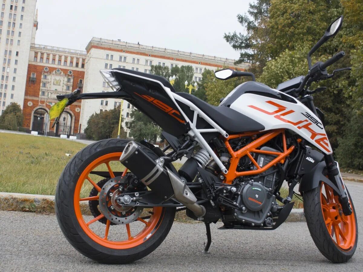 КТМ Дюк 390. KTM Duke 390 2019. KTM 390 Duke White.