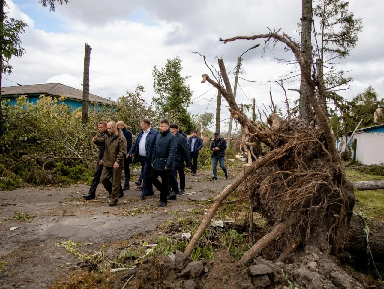 Ураган в Курской области 2022. Ураган во Льгове. Ураган в Курской области. Смерч в Курске 2022.