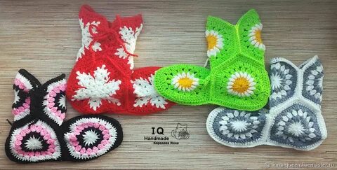 Сапожки из мотивов крючком