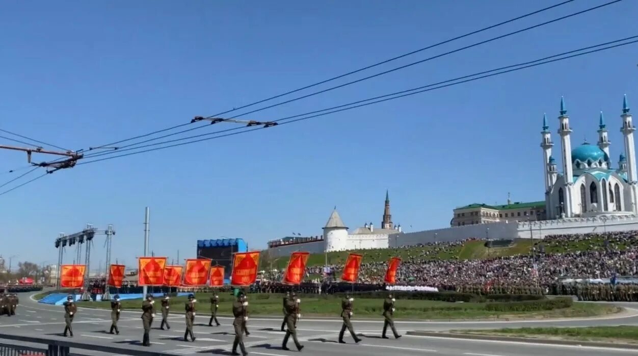 6 мая казань. Площадь тысячелетия казань 9 мая. парад победы 2025 в казани. 9 мая 2025 казань. казань в мае.