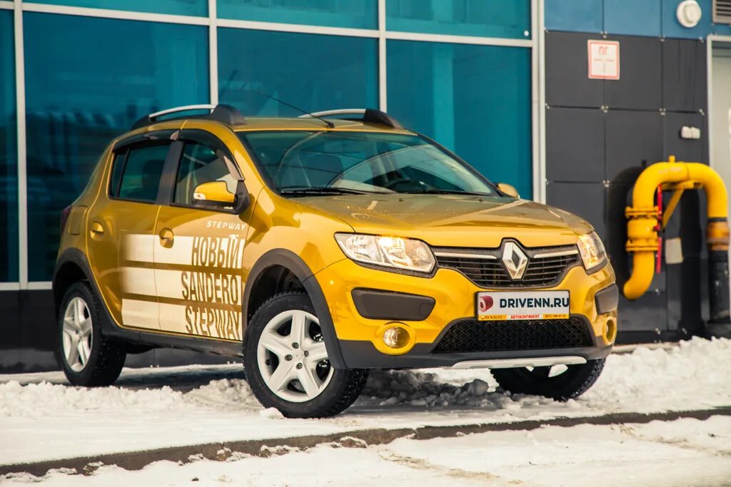 Sandero stepway цена. Рено Сандеро степвей. Renault Sandero Stepway 2014. Рено степвей новый. Сандеро степвей 2014.