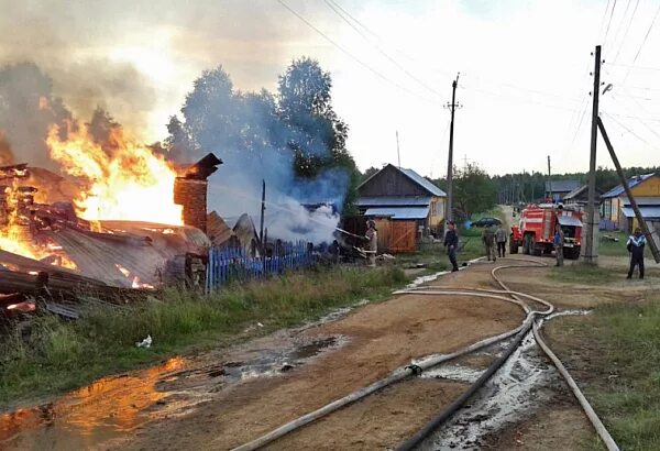 сожженная деревня лидице. планета афанасьево главная происшествия. дом горит. горящий коттедж. жег дом.