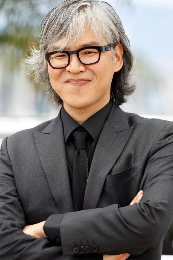 Хон сан-су режиссер. Sang soo. Sang soo. Хон сан су в молодости. Сангон.