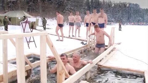 Когда купаются в проруби на крещение