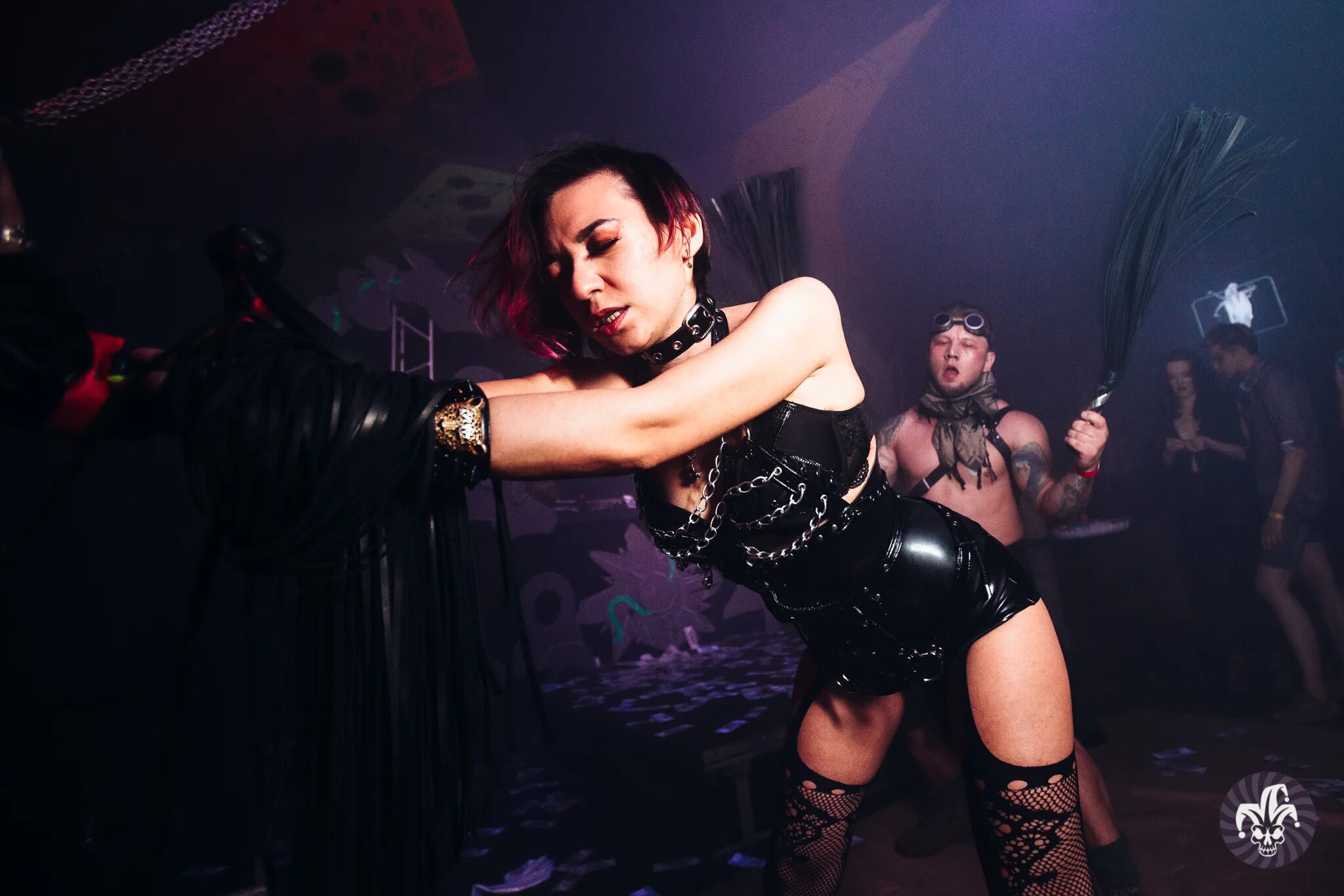 Образ для кинки вечеринки. Kinky circus. Кинки цирк. Kinky circus party москва. Кинки образ мужской.