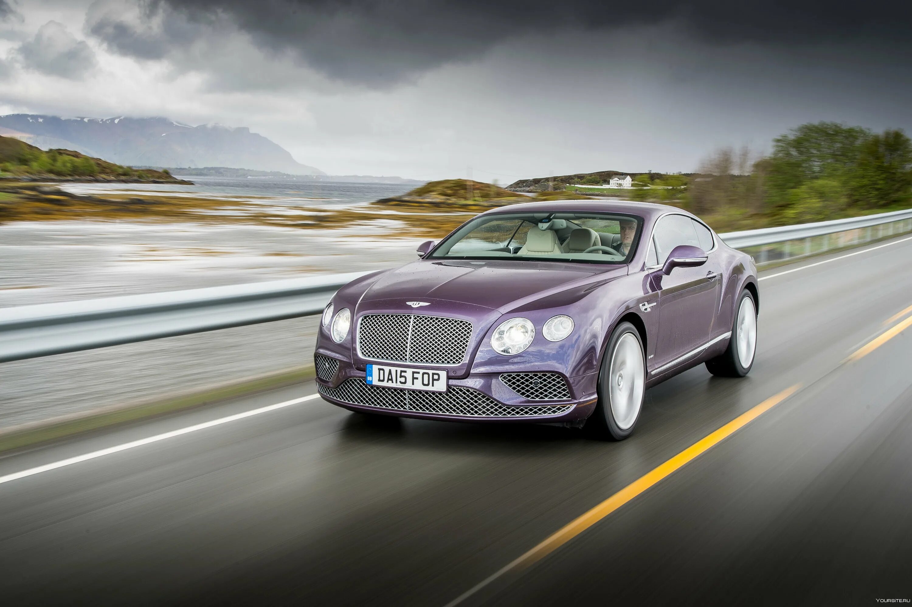 Бентли фото. Бентли Континенталь ГТ 2015. Bentley Continental gt. Bentley Continental gt 2015. Bentley Continental gt автомобили Bentley.