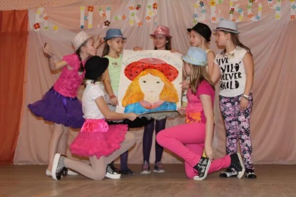 а ну-ка, девушки. а ну ка девочки сценарий в школе. интересные конкурсы для девочек начальных классов. а ну ка девочки конкурс в школе. а ну-ка девочки школьные конкурсы.