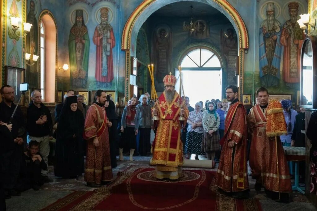 Литургия 15.09 2025. Томск свято воскресенский храм литургия. могочино волок монастырь. божественная литургия томск. божественная литургия на пасху.