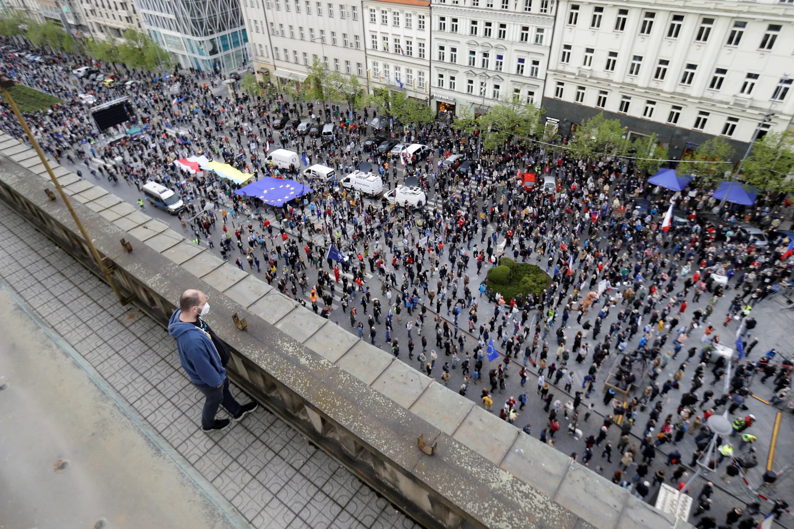 Падение жизненного уровня. Протесты в Праге 2023. Демонстрация в Чехии. Митинг в Праге. Пророссийский митинг в Праге.
