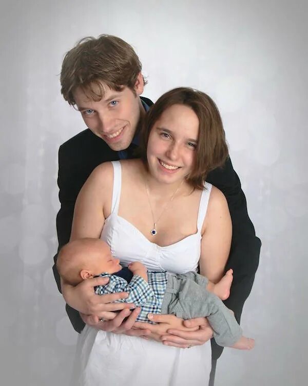 Stephanie Maynard. Мом son. Mommy son актёр. Mother son телеграмм.