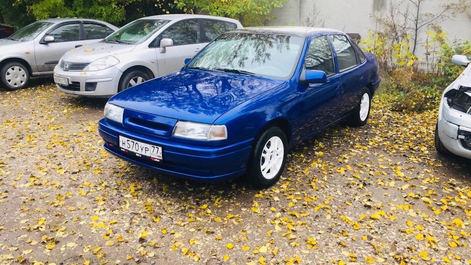 Опель вектра 1993. Опель вектра б синий. Опель вектра а голубой металлик. Opel vectra синяя 2000. Опель вектра лифтбек 1997.