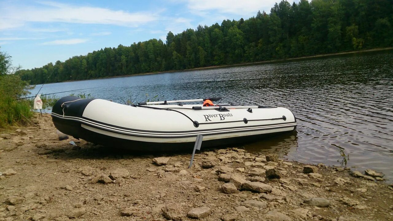 Подобрать лодку. Riverboat 400. 330 Лодка для одного. Что значит лодка 330.