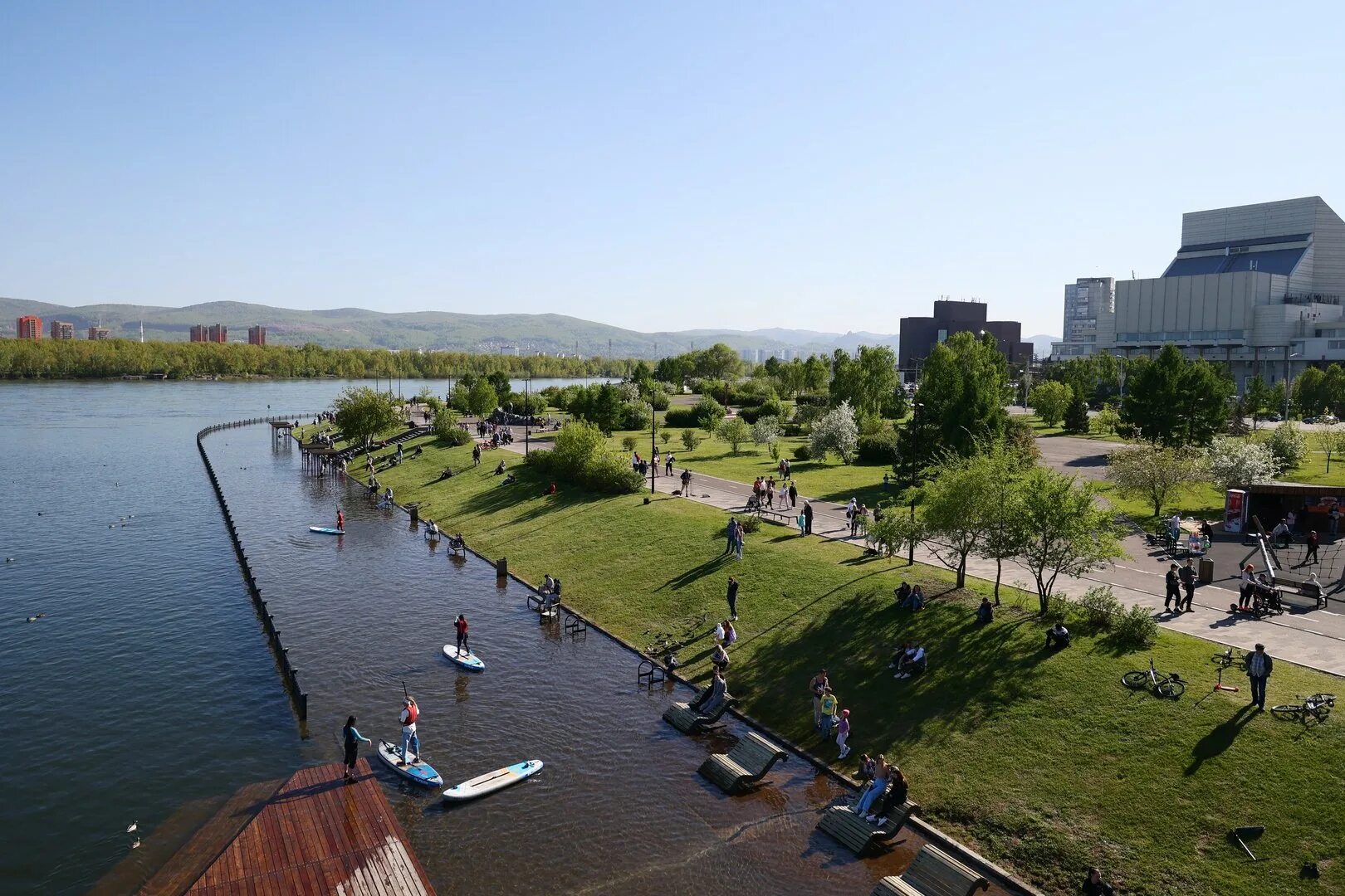 Левобережная набережная енисея красноярск. Левобережная набережная енисея красноярск. Набережная енисея красноярск лето. Левобережная набережная енисея красноярск. Красноярск набережная енисея.